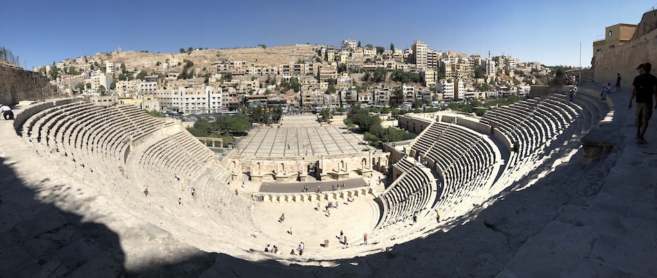 amman-anfiteatro Anfiteatro romano con vista panoramica sulla città di Amman