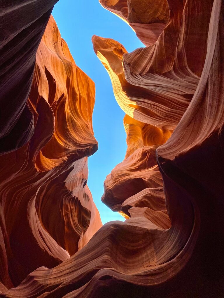 arizona-antelope-canyon-alto Il cielo azzurro sopra l'Antelope Canyon