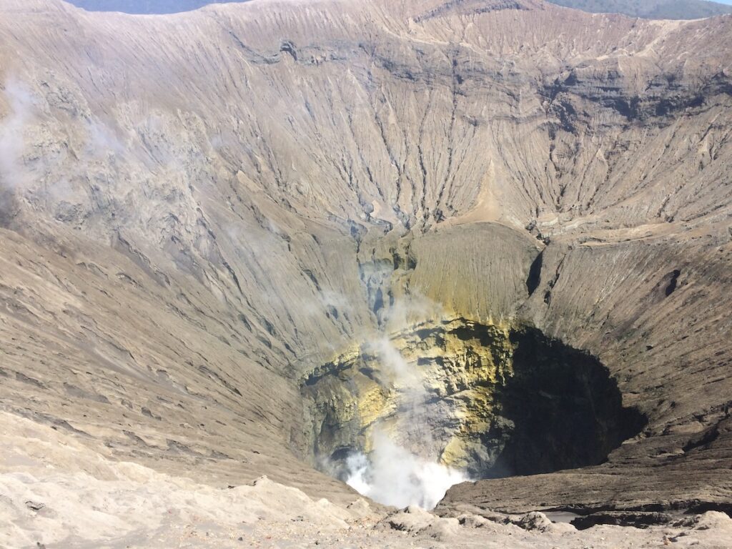 cratere-bromo Il Cratere fumante del Bromo