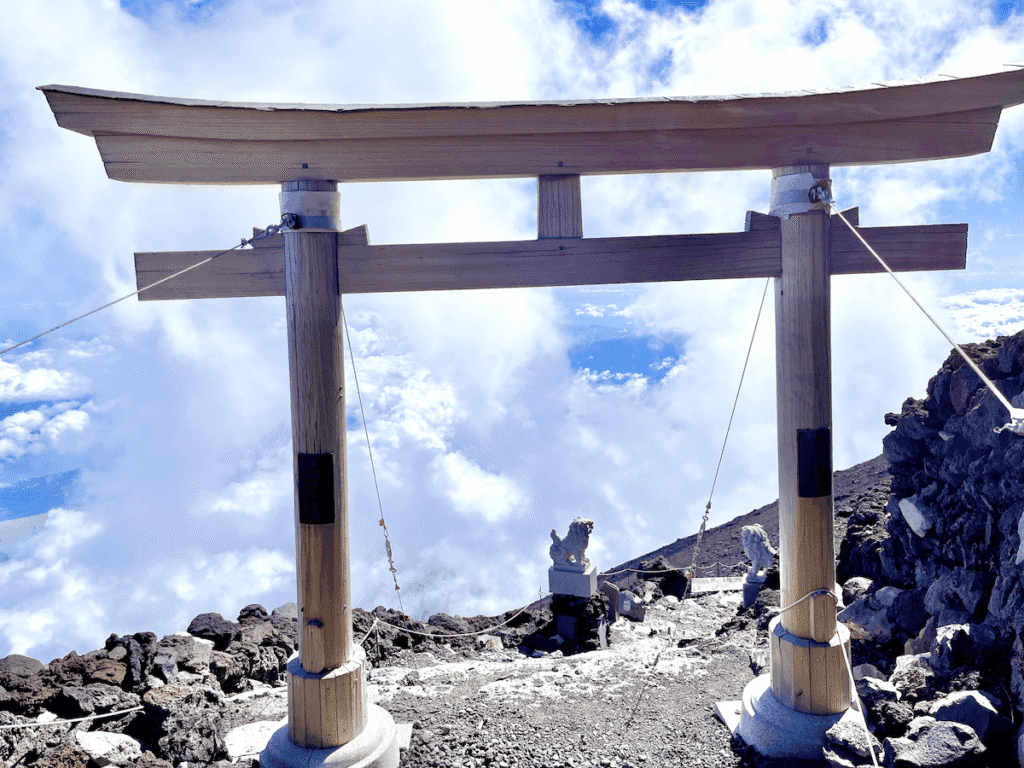 fuji-tori Torii dalla vetta del Monte Fuji