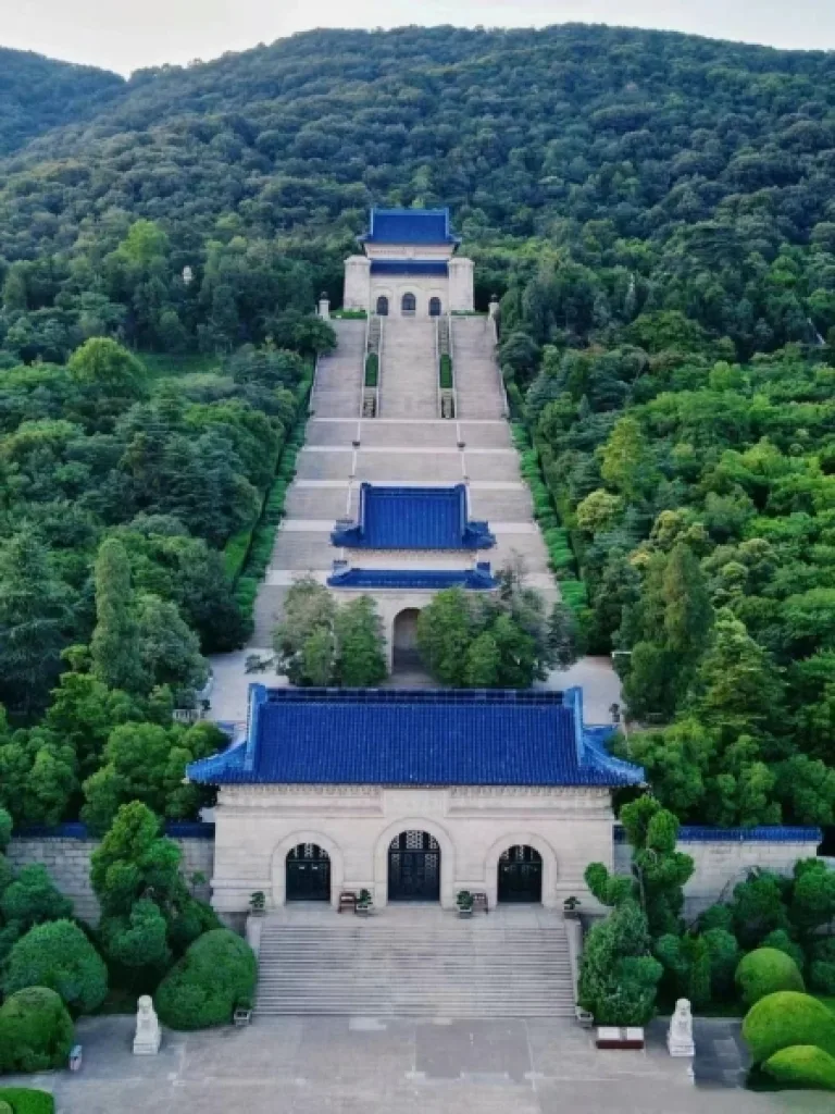 nanjing-mausoleo Il Mausoleo di Sun Yat-sen a Nanjing