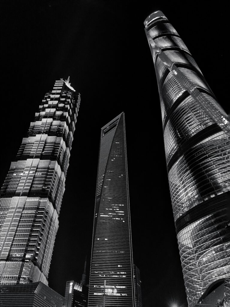 shanghai-grattacieli Grattacieli altissimi svettano verso il cielo di Shanghai