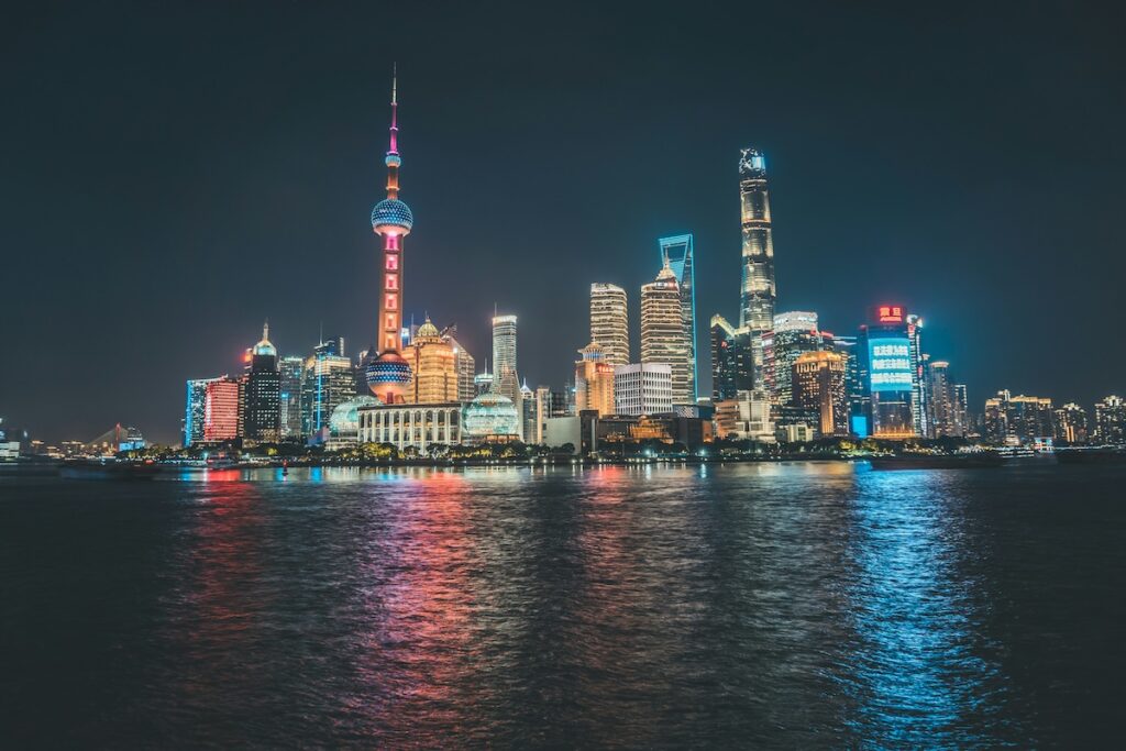 shanghai-skylline Vista panoramica dello skyline di Shanghai dal lungolago del Bund