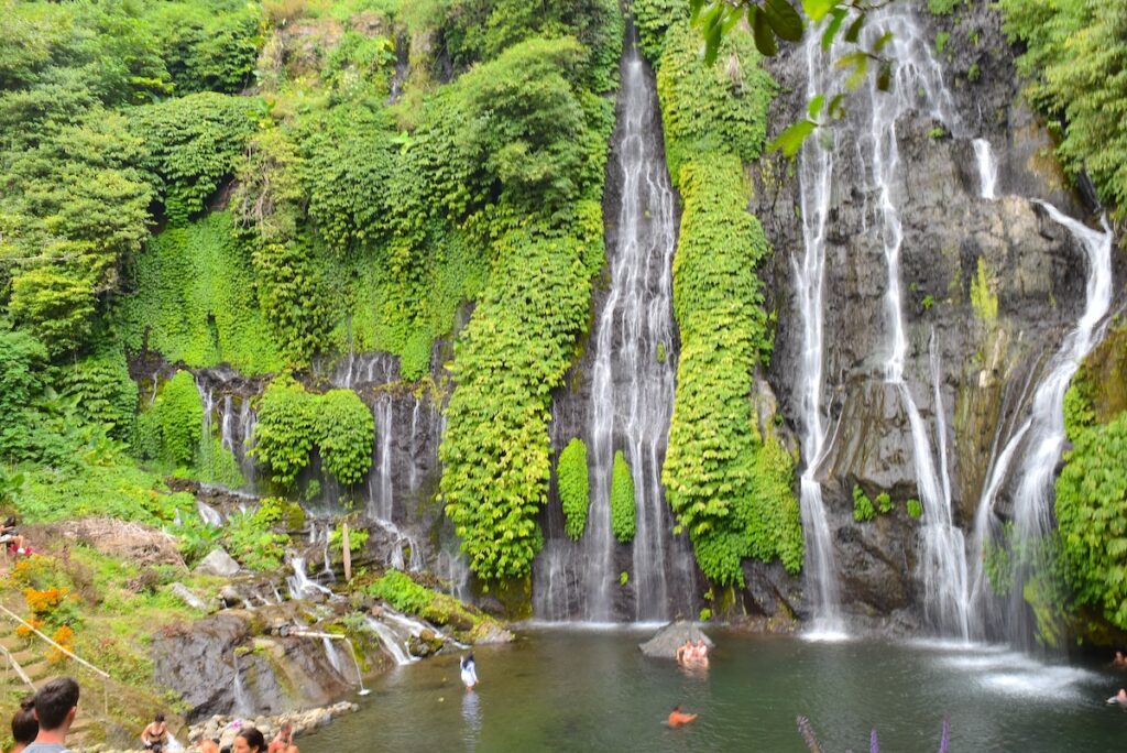 twin-waterfalls Le cascate nascoste di banyumala twin waterfalls
