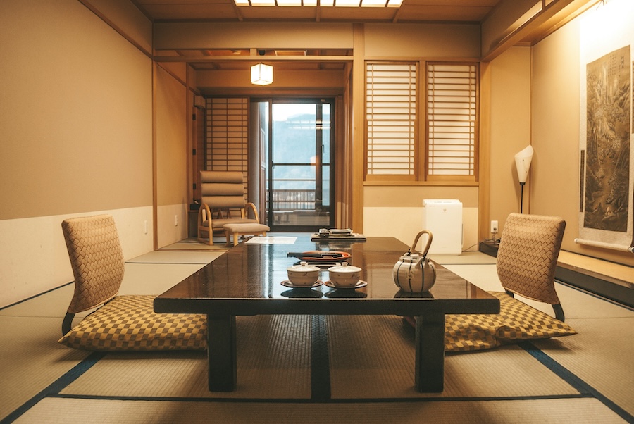 filiz-elaerts-58ApUELd3Ec-unsplash ryokan in hakone